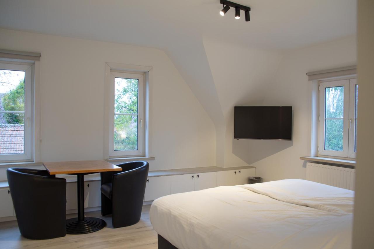 Hotel Swaenenburg Oostrozebeke ภายนอก รูปภาพ